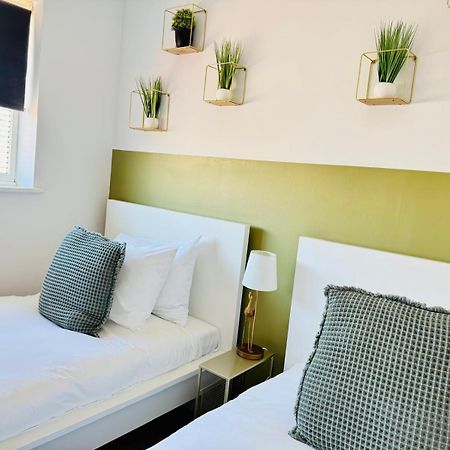 2 Bed House, Sleeps 6, Dog Friendly, Close To A14 M11, With Garden & Parking Long Stay Work Contractor Leisure, Jade CBG Eksteriør bilde