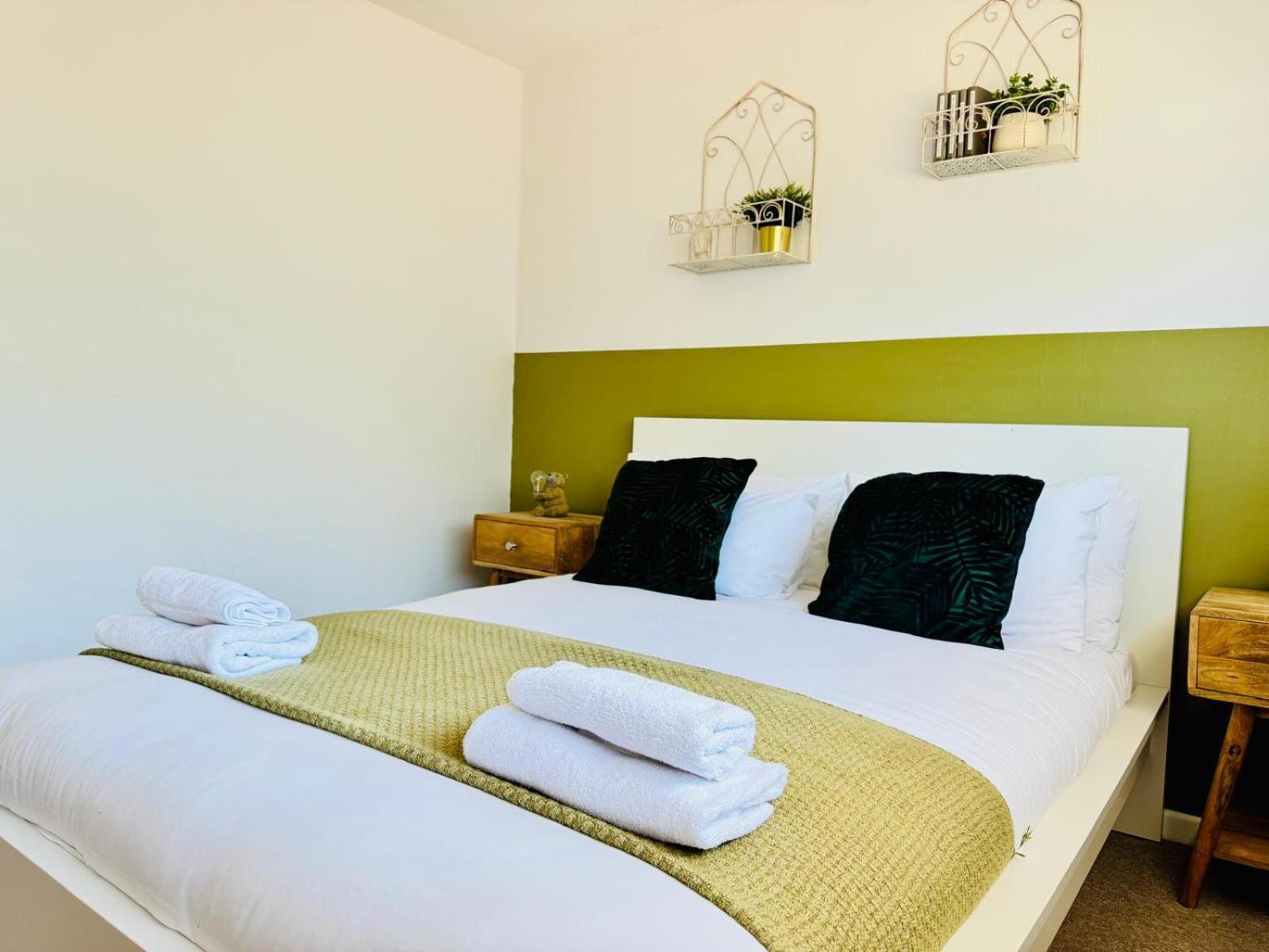 2 Bed House, Sleeps 6, Dog Friendly, Close To A14 M11, With Garden & Parking Long Stay Work Contractor Leisure, Jade CBG Eksteriør bilde