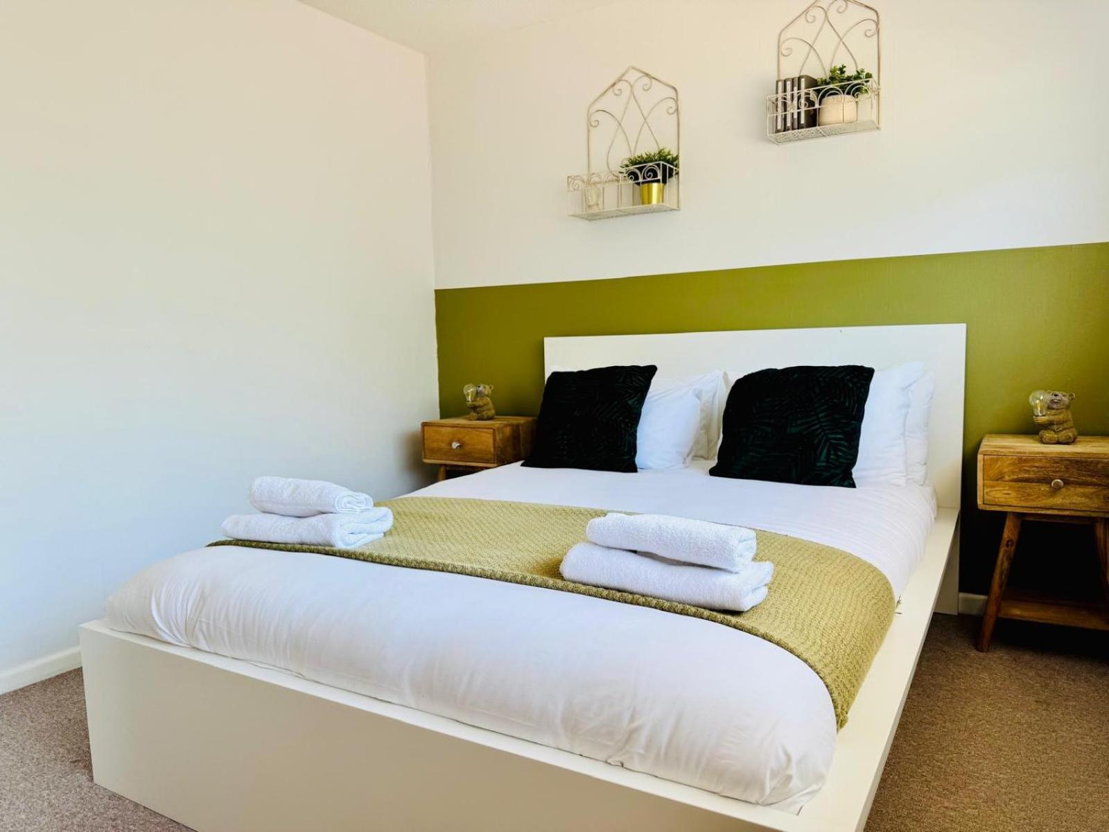 2 Bed House, Sleeps 6, Dog Friendly, Close To A14 M11, With Garden & Parking Long Stay Work Contractor Leisure, Jade CBG Eksteriør bilde