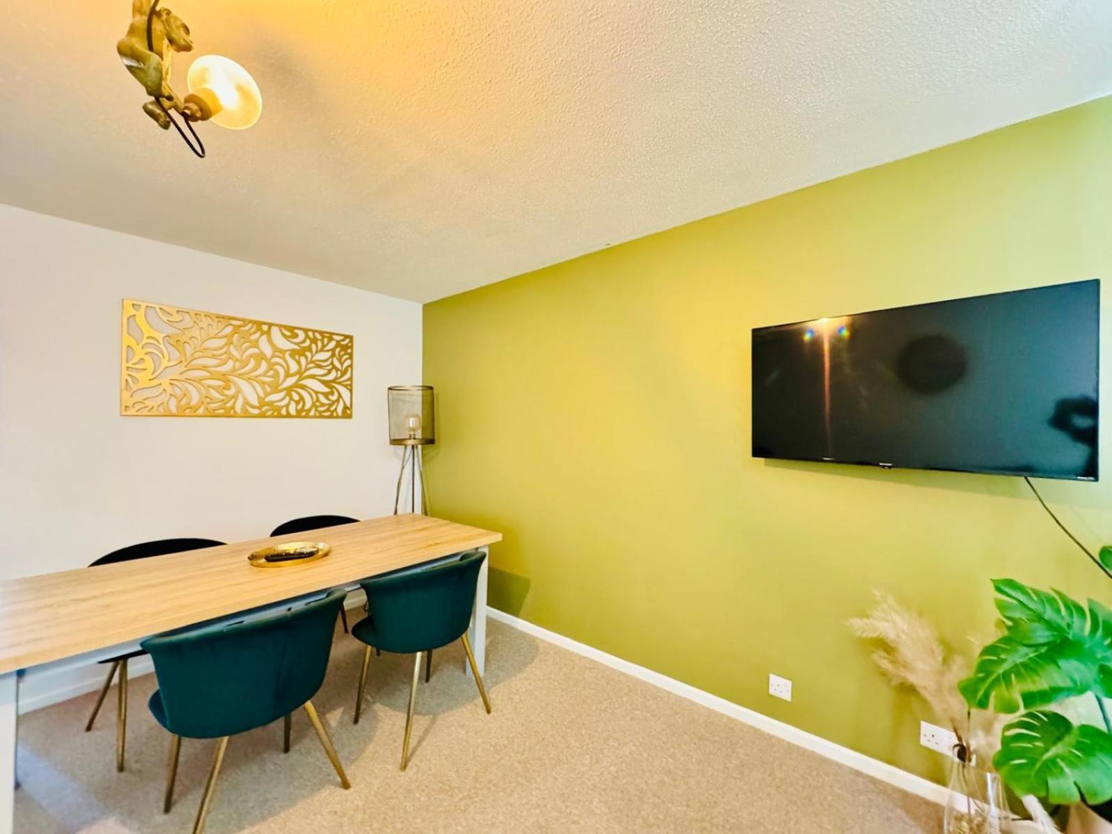 2 Bed House, Sleeps 6, Dog Friendly, Close To A14 M11, With Garden & Parking Long Stay Work Contractor Leisure, Jade CBG Eksteriør bilde