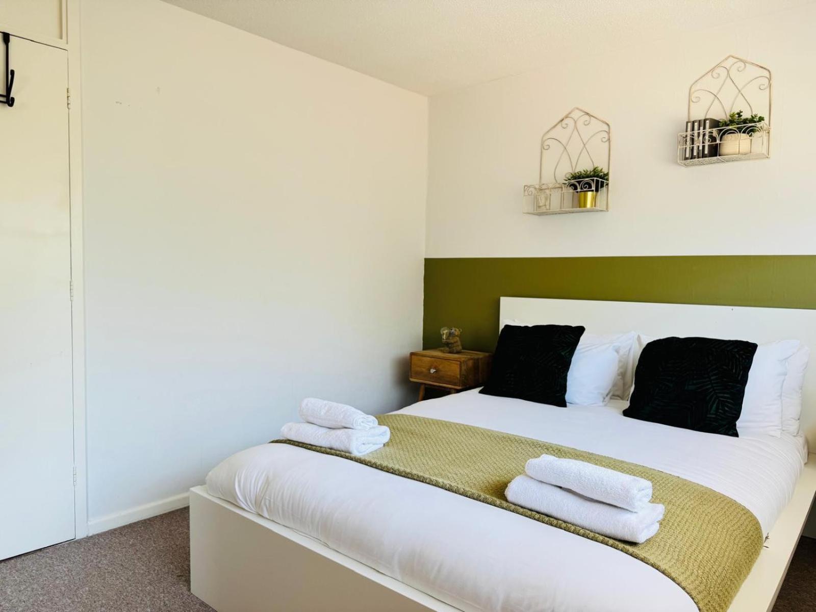 2 Bed House, Sleeps 6, Dog Friendly, Close To A14 M11, With Garden & Parking Long Stay Work Contractor Leisure, Jade CBG Eksteriør bilde