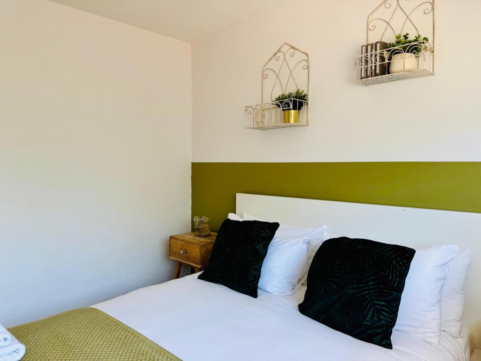 2 Bed House, Sleeps 6, Dog Friendly, Close To A14 M11, With Garden & Parking Long Stay Work Contractor Leisure, Jade CBG Eksteriør bilde