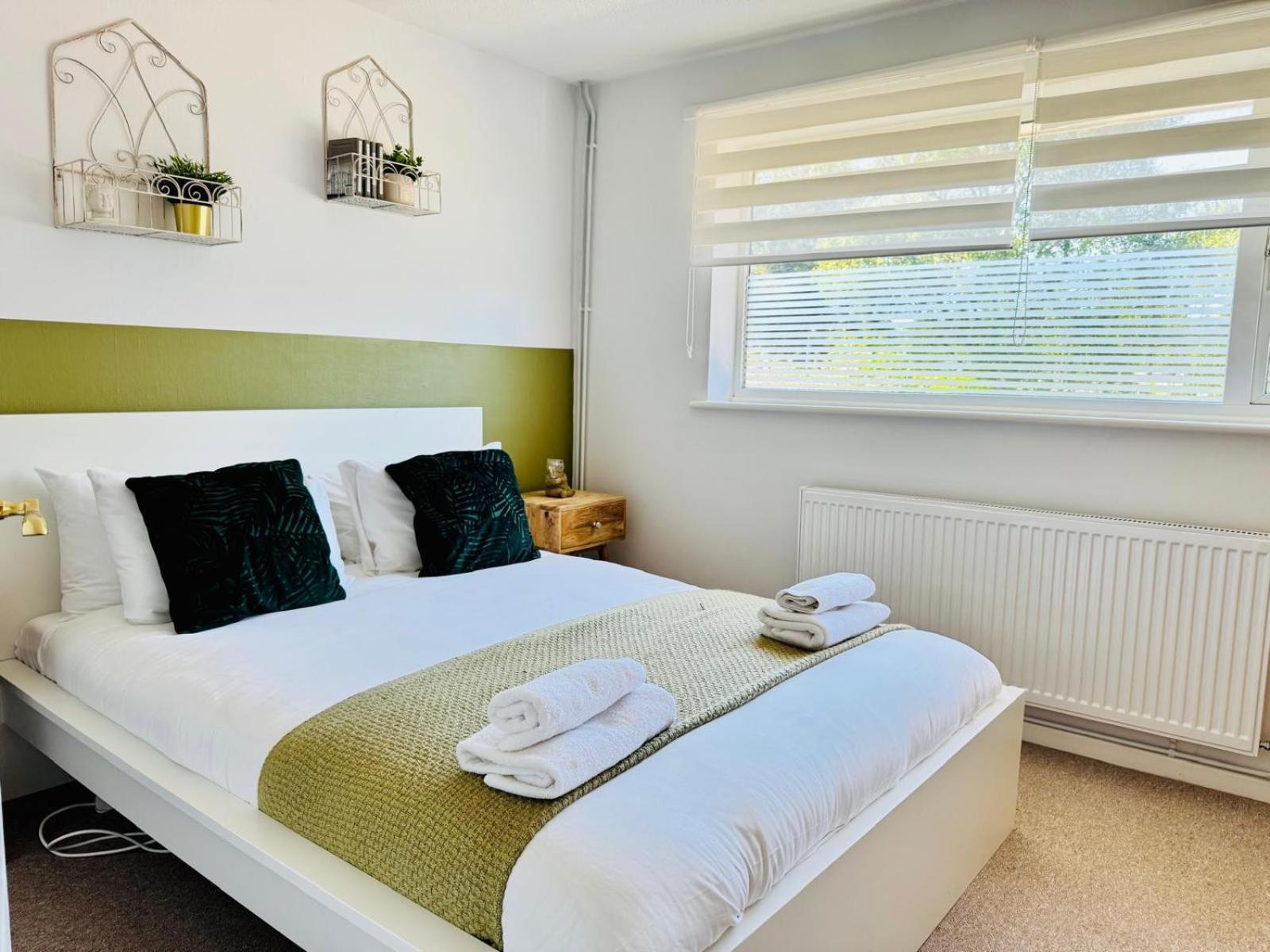 2 Bed House, Sleeps 6, Dog Friendly, Close To A14 M11, With Garden & Parking Long Stay Work Contractor Leisure, Jade CBG Eksteriør bilde