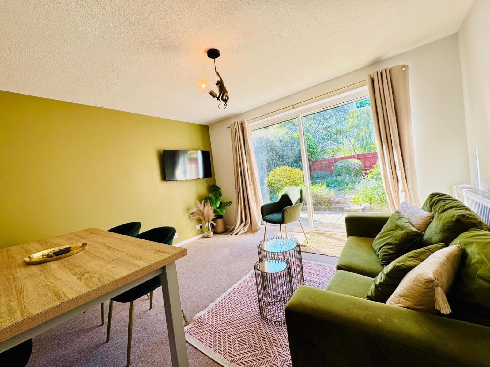 2 Bed House, Sleeps 6, Dog Friendly, Close To A14 M11, With Garden & Parking Long Stay Work Contractor Leisure, Jade CBG Eksteriør bilde