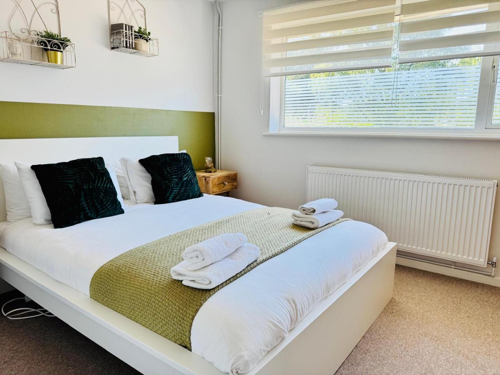 2 Bed House, Sleeps 6, Dog Friendly, Close To A14 M11, With Garden & Parking Long Stay Work Contractor Leisure, Jade CBG Eksteriør bilde