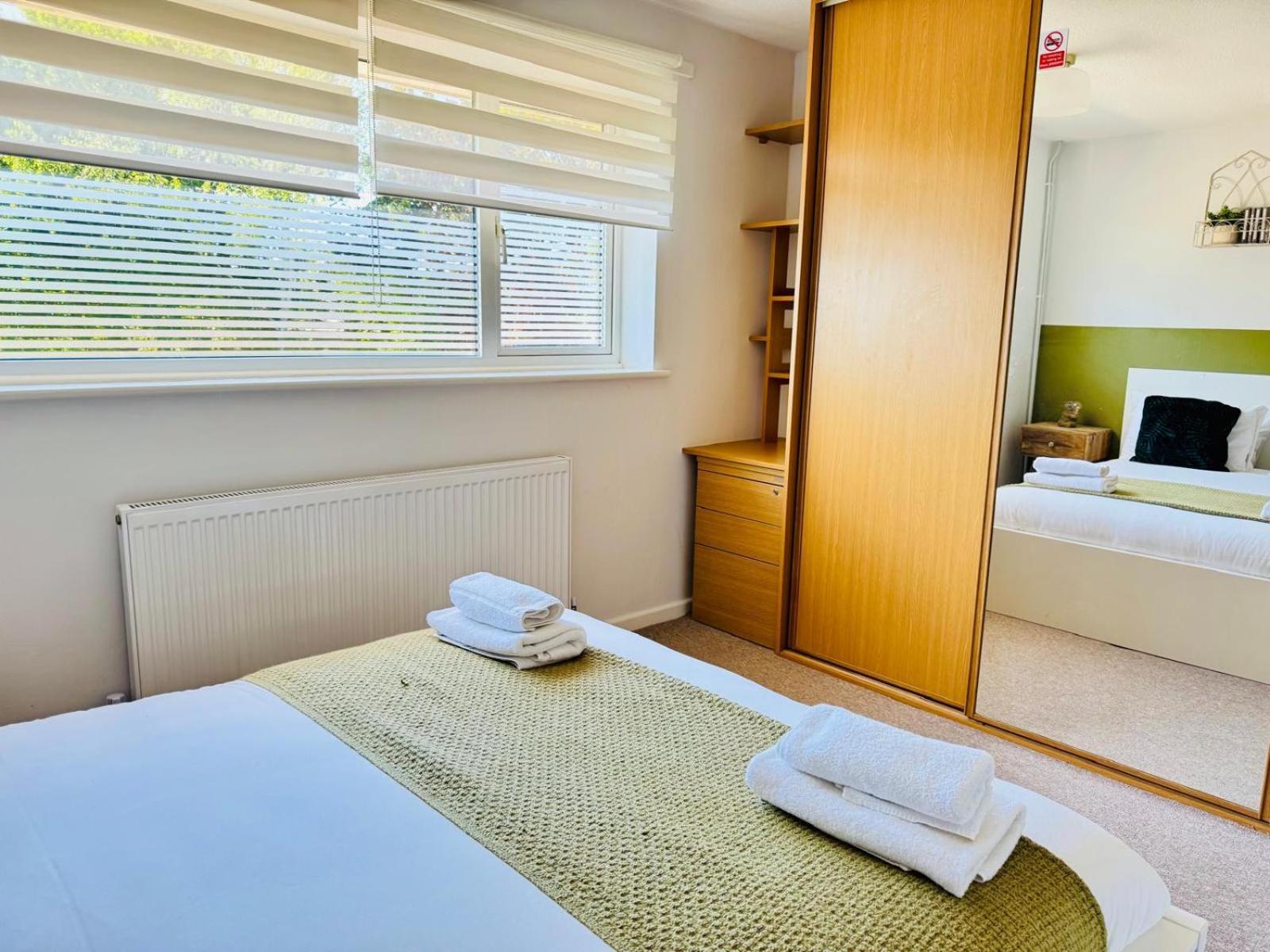 2 Bed House, Sleeps 6, Dog Friendly, Close To A14 M11, With Garden & Parking Long Stay Work Contractor Leisure, Jade CBG Eksteriør bilde