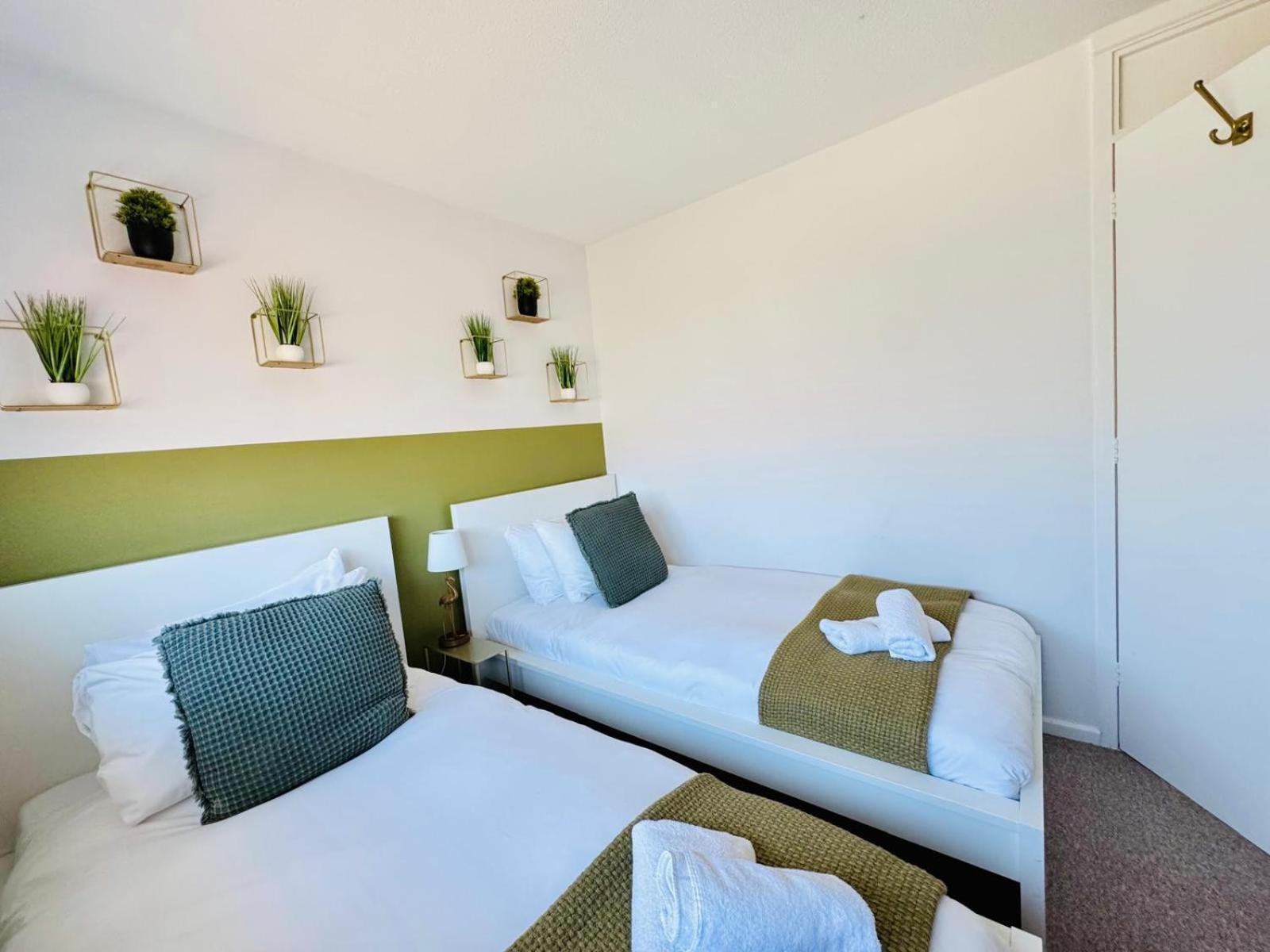 2 Bed House, Sleeps 6, Dog Friendly, Close To A14 M11, With Garden & Parking Long Stay Work Contractor Leisure, Jade CBG Eksteriør bilde
